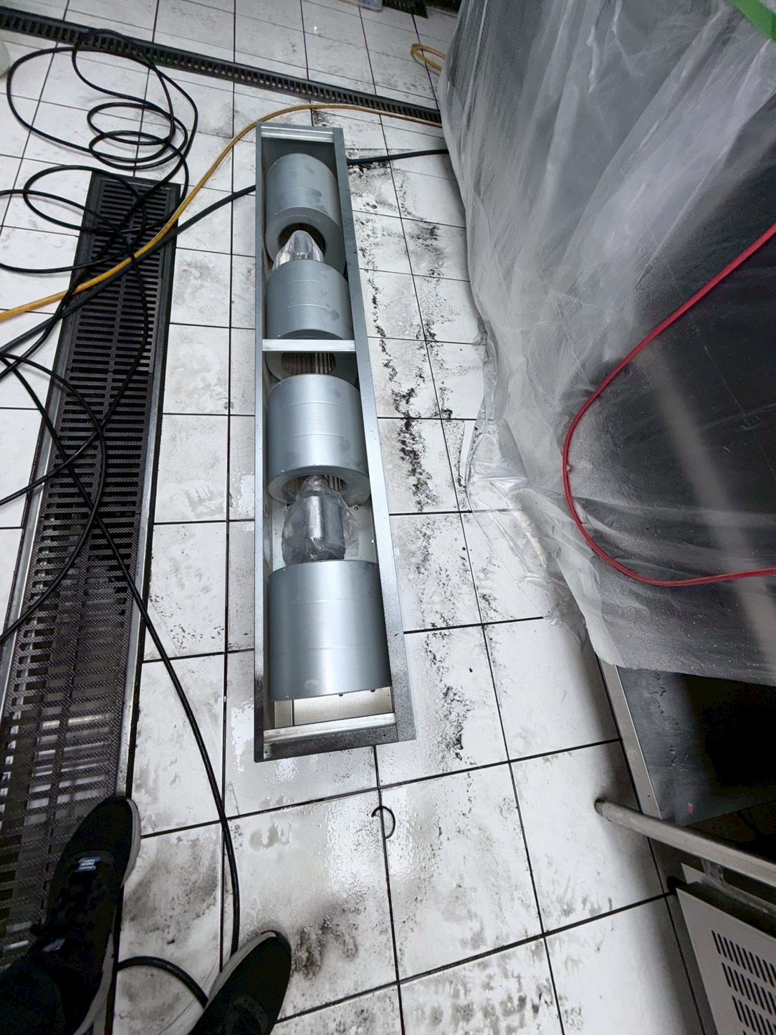 森森燒肉秀泰 四方吹冷氣清洗