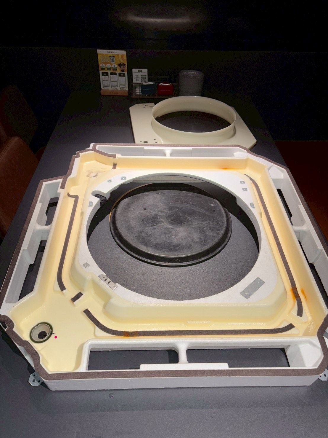 森森燒肉秀泰 四方吹冷氣清洗