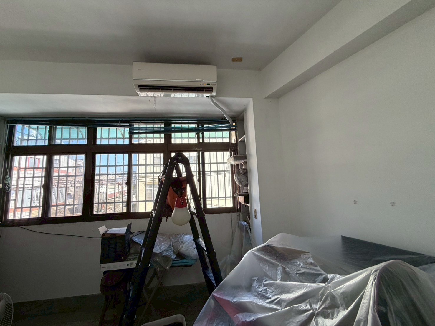 台中霧峰分離式冷氣清洗鳥窩